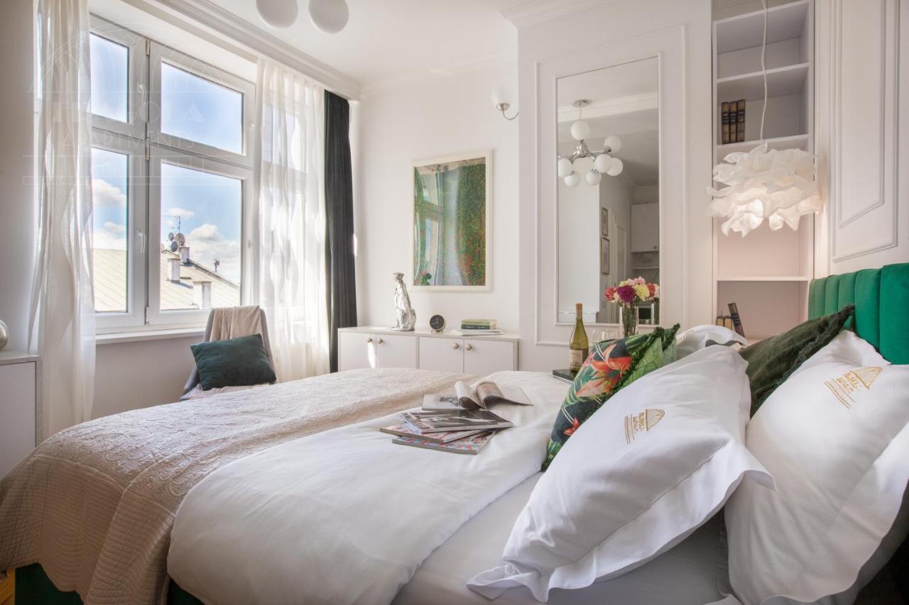 Feniks Fragola Apartments Main Square クラクフ エクステリア 写真
